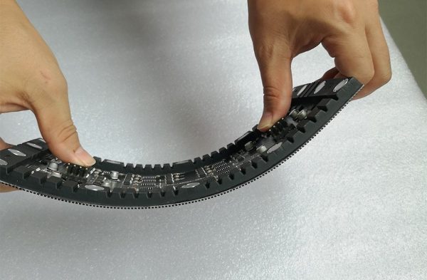 160×320 P3.076 Soft Flexible LED Module Magnet Flexible LED Display 10